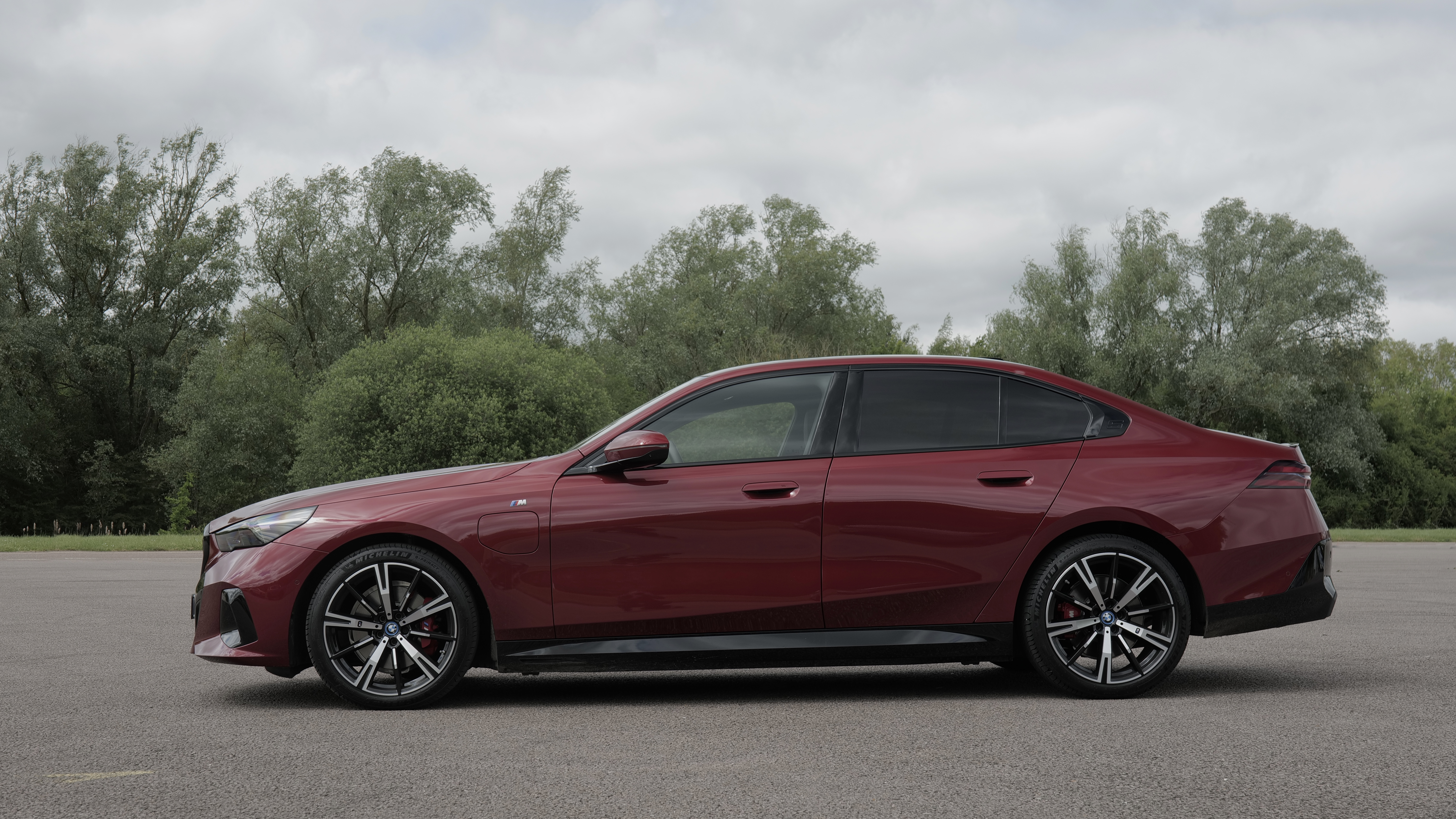 BMW 5 SERIES SALOON 520i M Sport 4dr Auto